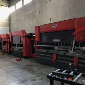 Revolution Machine Tools 25HP 250 Ton Hydraulic Precision Press Brake B-GENIUS 12-250 – Image 2